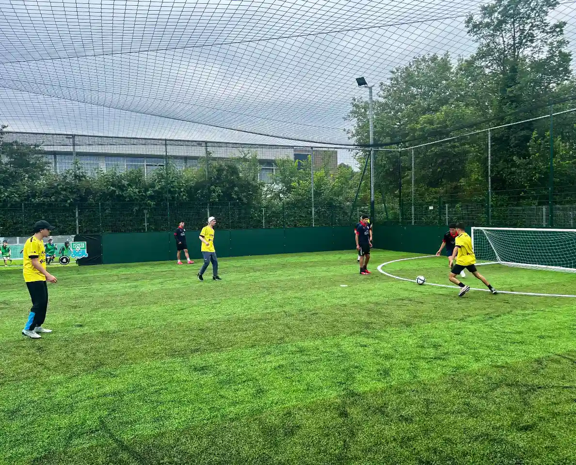 gro-up buurtwerk Verbindt Jongeren Met De Kracht Van Voetbal